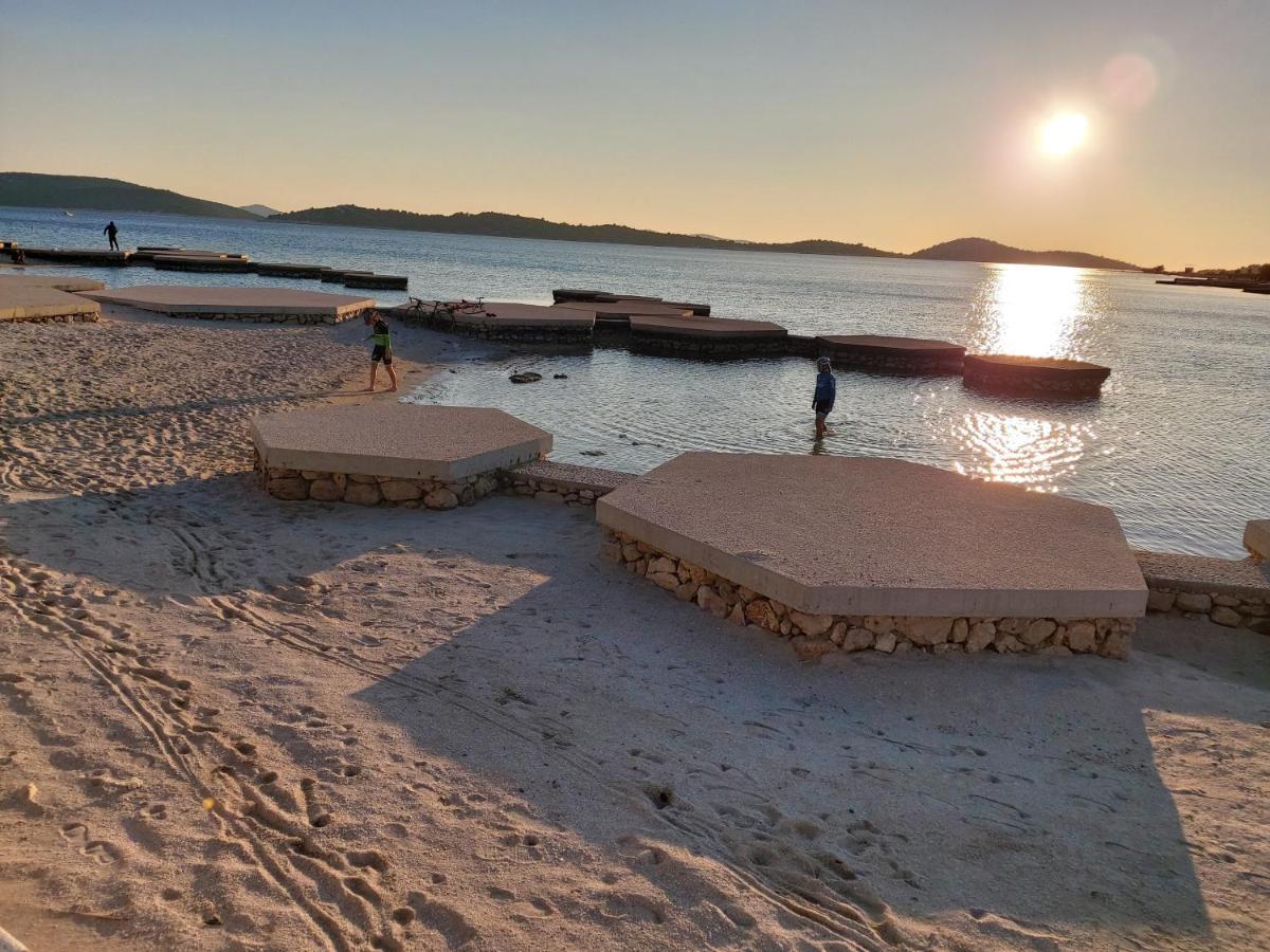 Apartman Arija-Pino Vodice Kültér fotó
