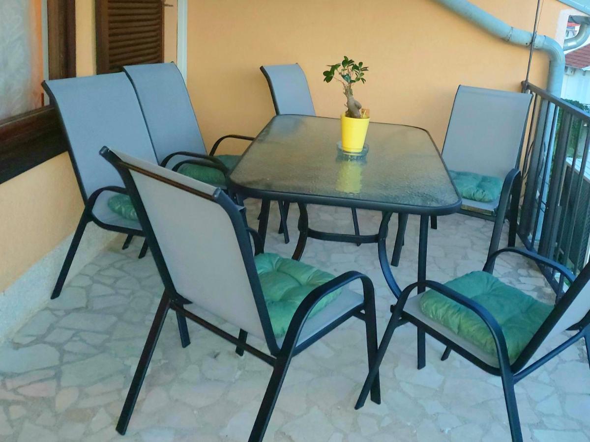Apartman Arija-Pino Vodice Kültér fotó